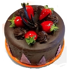Kaliteli Çikolata İçeren 6–9 Kişilik Yaş Pasta